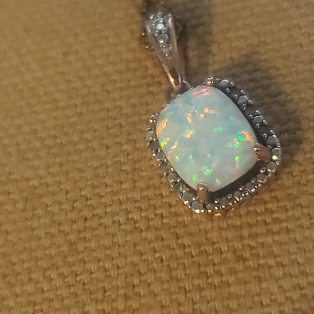Gold Opal Necklace - Picture 3 of 3